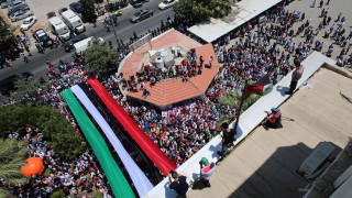 Предложеният за премиер на Йордания Омар Разаз съобщи че ще