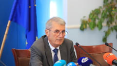 Христо Хинков няма да подава оставка