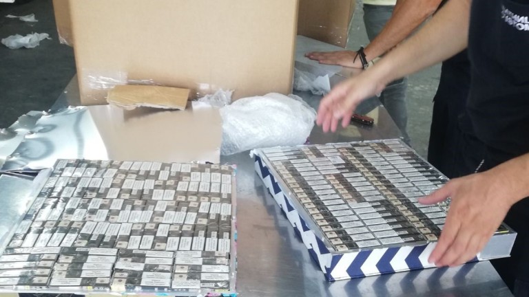 Задържаха 29 440 къса контрабандни цигари на МП Капитан Андреево.
Това