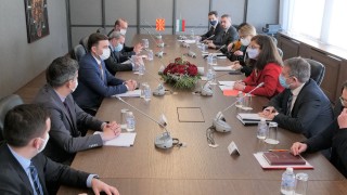 Министрите на външните работи Теодора Генчовска и Буяр Османи се