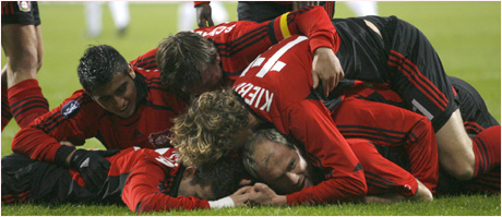 Байер с интерес към бразилец