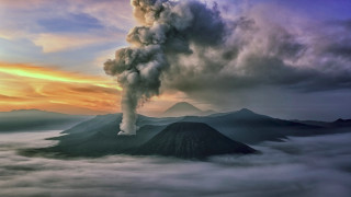 Вследствие на подводно изригване в края на миналия месец по