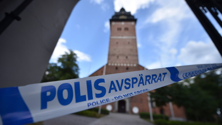 Швеция обвини трима души за тероризъм 