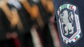 Полицаи и пожарникари от Хасковско излязоха на протест