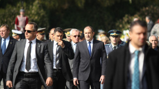 Президентът Румен Радев вицепремиерът и министър на отбраната Красимир Каракачанов