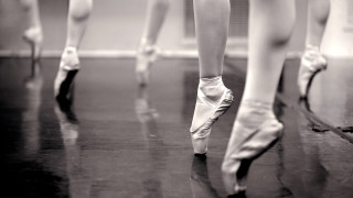 Еn pointe се смята за една от най трудните позиции в