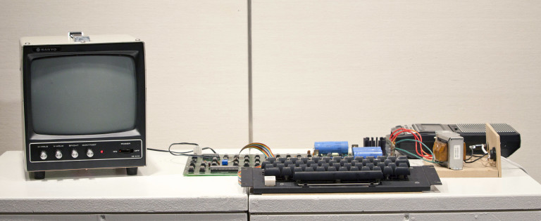 Така е изглеждал първият компютър, създаден от Apple