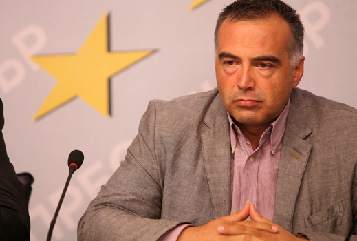 Човекът с поразяващата уста