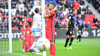 Бащата на капитана на ПСЖ Маркиньос е бил пребит Това