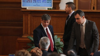 Депутатите влязоха в спор заплаха ли е Русия за националната
