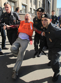 Руският парламент увеличи глобите за неразрешени протести