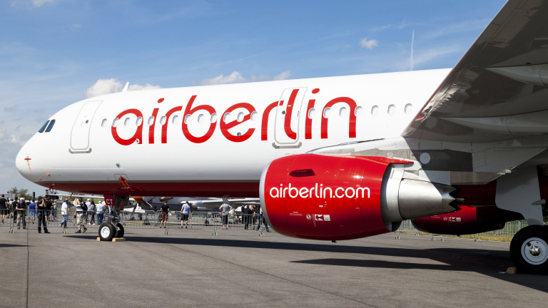 Втората по големина германска авиокомпания губи половината си бизнес