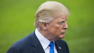 Американците показват подкрепа за Обамакеър макар че президентът на САЩ Доналд