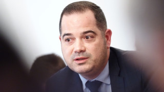 Извънредно в Народното събрание дойде вътрешния министър Калин Стоянов да