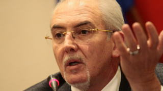 Лидерът на ДОСТ Лютви Местан може да пътува в чужбина