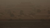 Оранжево небе над Пекин вследствие на пустинна буря и рекордни нива на замърсяване 