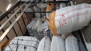 Митнически служители откриха 52 992 шампоана на защитена световноизвестна търговска