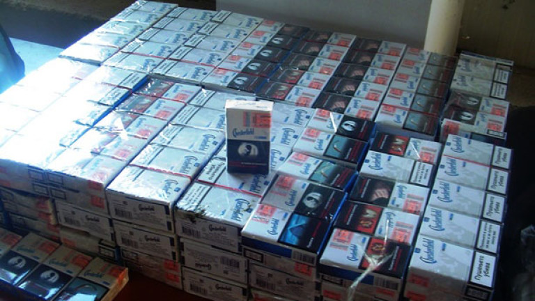 Митнически служители на граничния пункт Лесово откриха близо 34 000