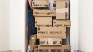 $1 милиард от продажби за 30 часа - гигантът Amazon достигна нов рекорд