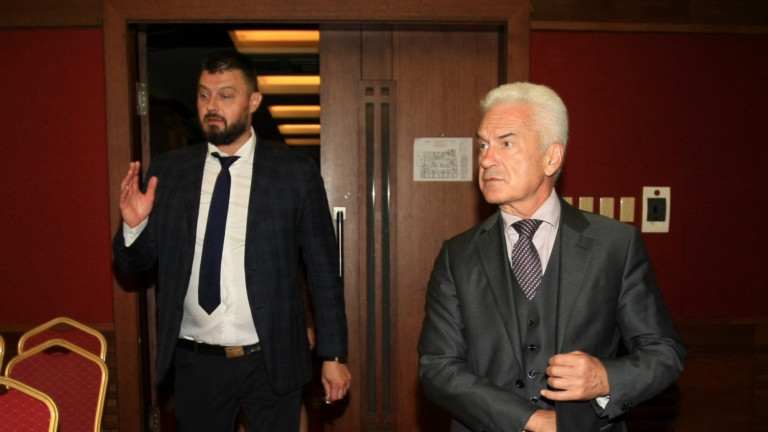 Бареков продължава преговори със Сидеров за евровота