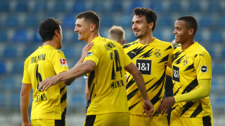 Борусия Дортмунд постигна четвърти пореден успех в Бундеслигата Вестфалци продължиха