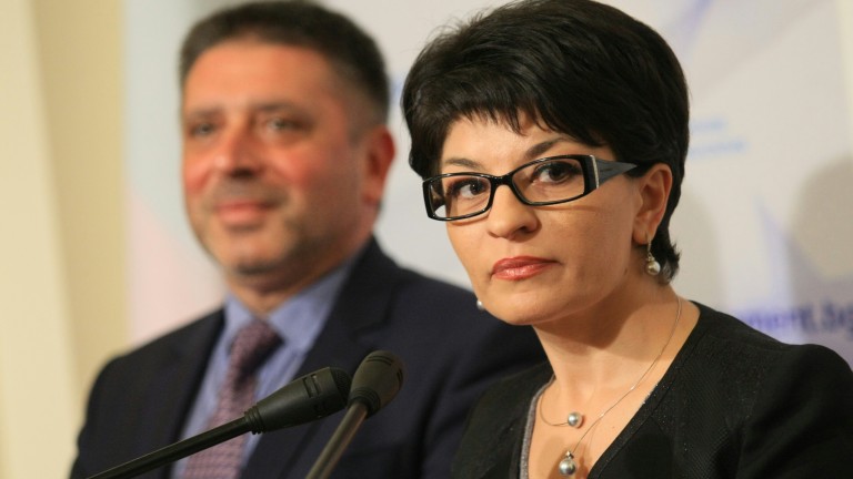 Парламентът взема легитимни решения и без БСП, твърди Атанасова