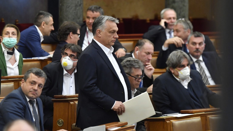 Унгарският министър-председател Виктор Орбан, на когото унгарският парламент предостави нови