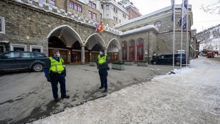 Близо 400 души са под карантина в швейцарския курорт Сейнт Мориц
