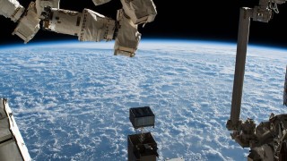 "Роскосмос" праща кислород на МКС през февруари 