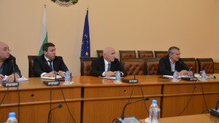 Убеден съм че хората които участват в движението по пътищата