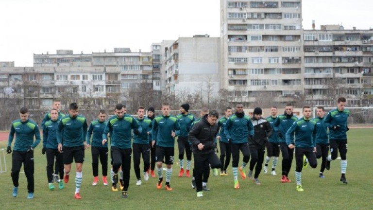 Илиан Илиев взе 23 футболисти за лагера на Черно море в Турция