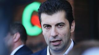 Премиерът Кирил Петков няма да пътува до Азербайджан утре Той отлага