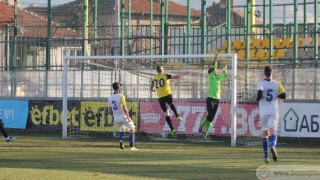 Ботев Пловдив стартира с категоричен успех контролите по време на