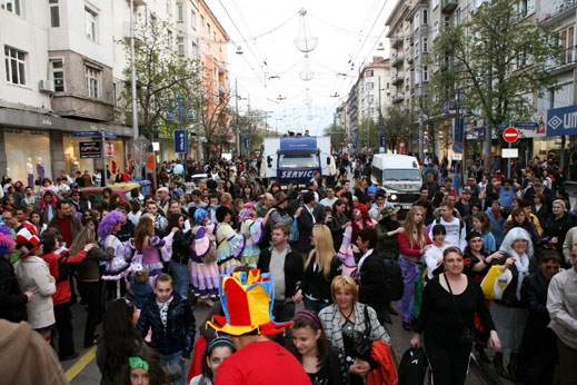 С латино парад в центъра на София започна Фанта Салса Фестивал-а (галерия)