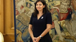 По малко от година преди началото на Олимпиадата транспортната инфраструктура в