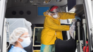 Над един милион души от над три милиона заразени с