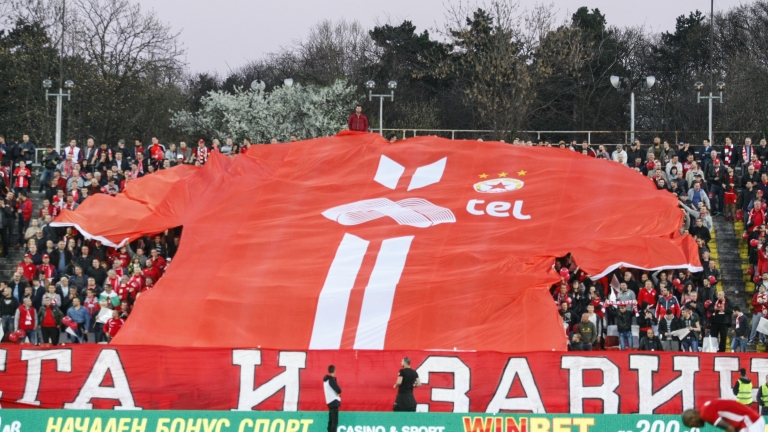 ЦСКА призова всички клубове да се обединят срещу Кирил Домусчиев!