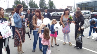 Пред прага на новата учебна година някой грубо се опитва