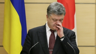 Украинци настояват пред Порошенко да бъдат забранени рублите в Украйна