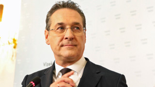 Бившият австрийски вице канцлер Хайнц Кристиан Щрахе заведе дело срещу германските издания Der