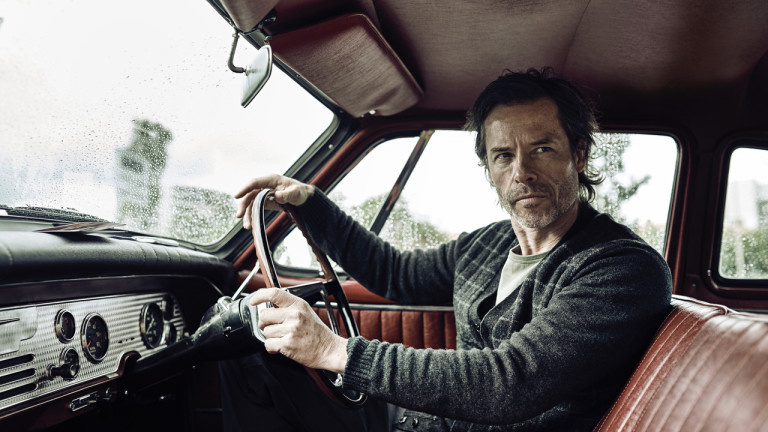 Гай Пиърс ще се забърка в неприятности