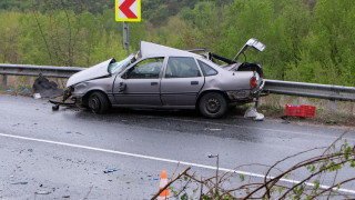 Челен сблъсък между ТИР и Опел блокира Кресненското дефиле предаде
