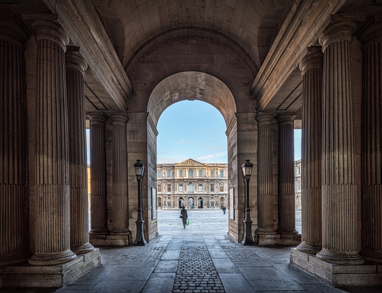 Изчезнали са скъпи бижута и творби на изкуството