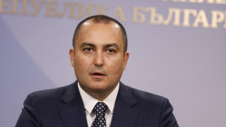ГЕРБ: Радев "доволно потрива ръце" от високите цени на горивата