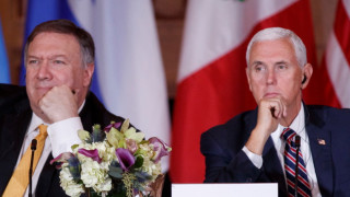 Американският вицепрезидент Майк Пенс подкрепя позицията на бившия шеф на Централното