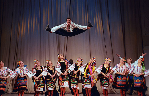 Първият в света професионален танцов ансамбъл идва в България