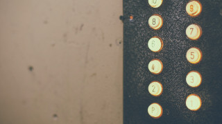 Асансьорът на метростанция Младост 1 е заседнал вследствие на токов