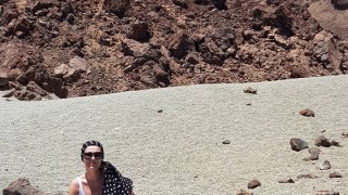 А слънцето закри очи и бавно слезе към морето