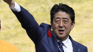 Японският премиер Шиндзо Абе е на път да спечели на