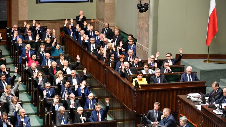 Полският парламент прокара спорни промени в съдебната система